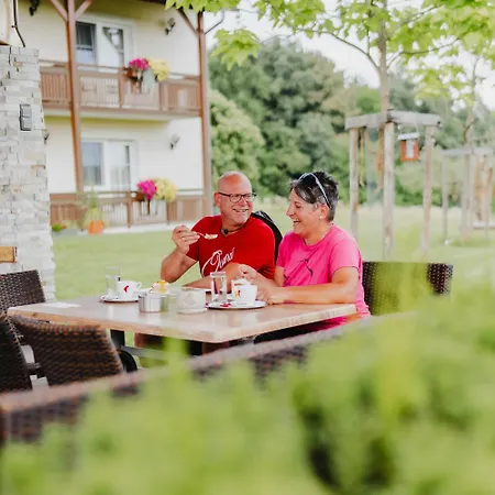 Hotel Hotel-restaurant Teuschler-mogg Bad Waltersdorf